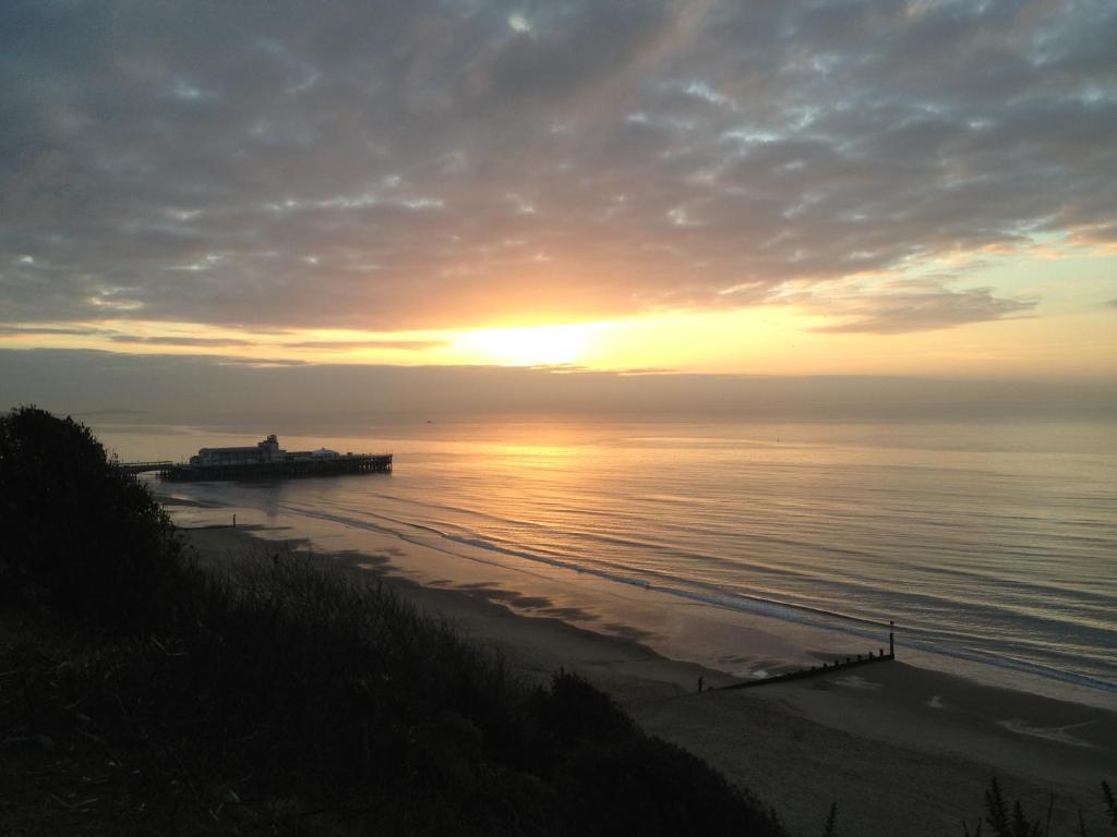 Hotel Travelrest Centre Seafront Bournemouth Exterior foto